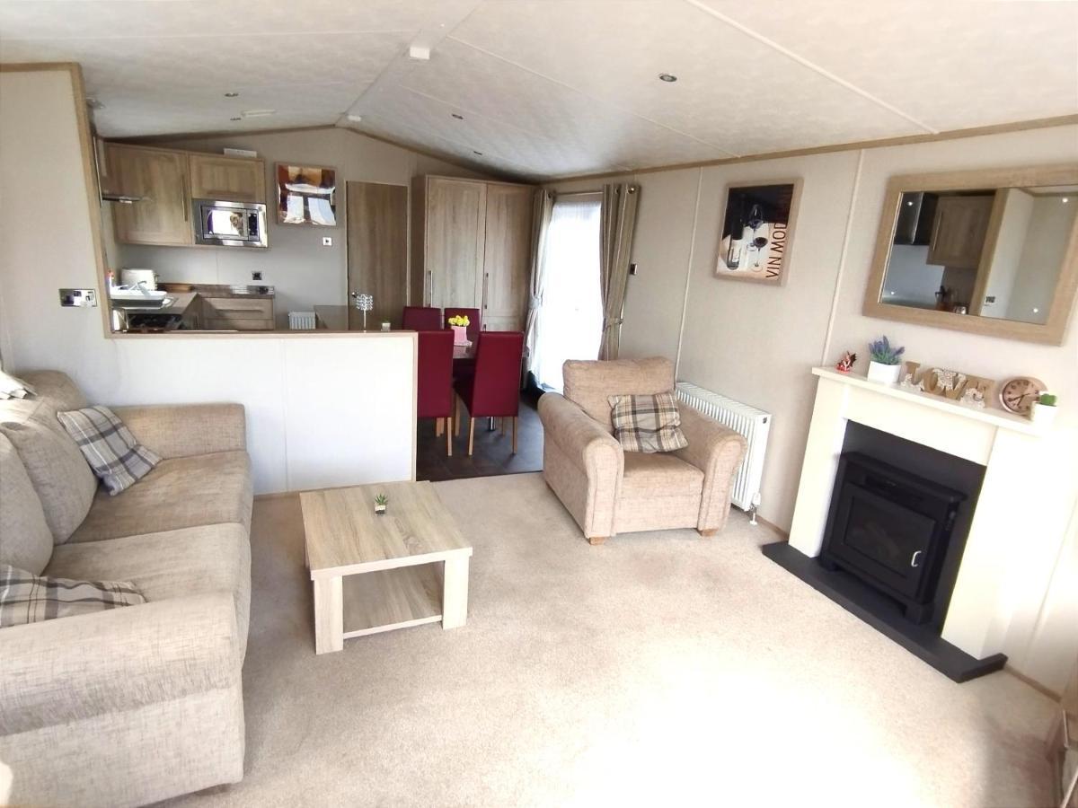 Sand Le Mere Holiday Village Caravan Hire Tunstall  외부 사진