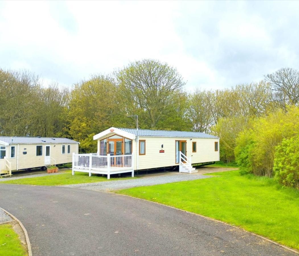 Sand Le Mere Holiday Village Caravan Hire Tunstall  외부 사진