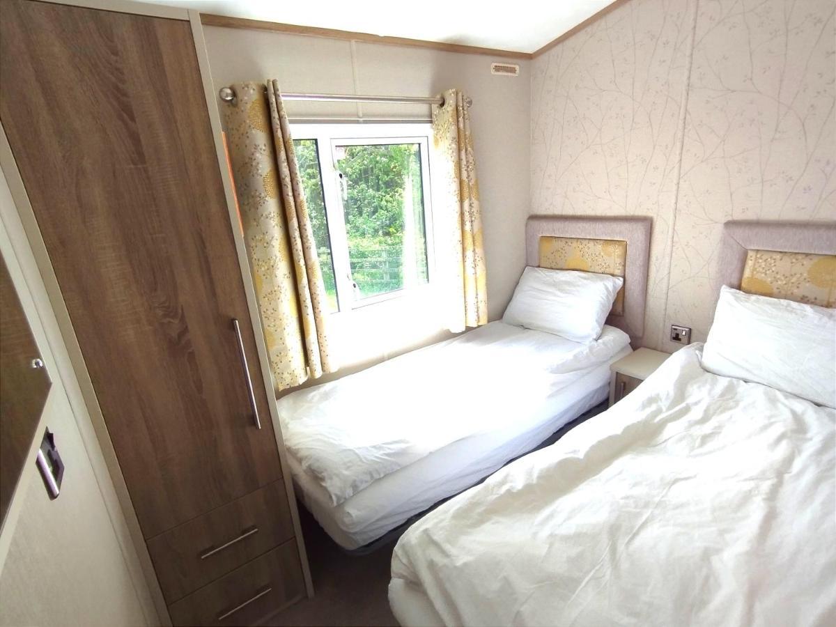 Sand Le Mere Holiday Village Caravan Hire Tunstall  외부 사진