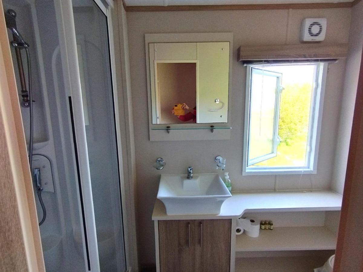 Sand Le Mere Holiday Village Caravan Hire Tunstall  외부 사진