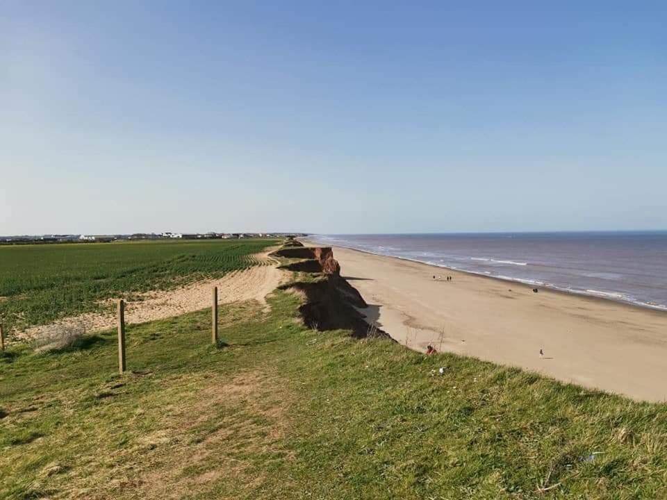 Sand Le Mere Holiday Village Caravan Hire Tunstall  외부 사진