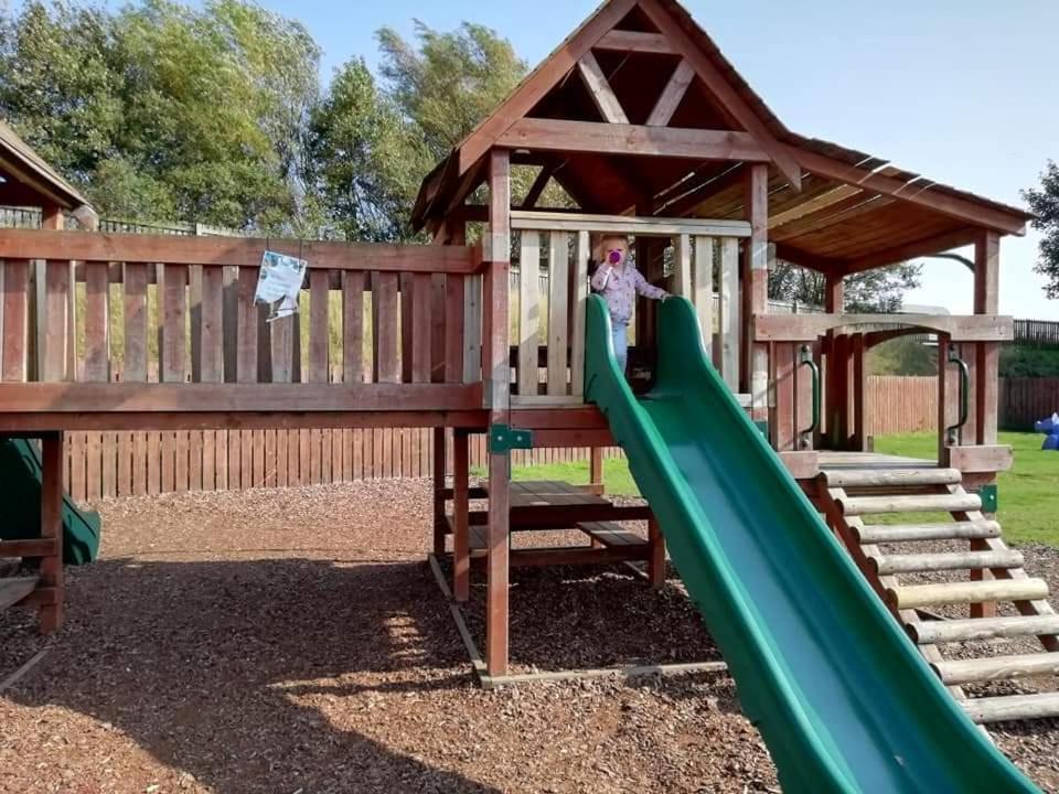 Sand Le Mere Holiday Village Caravan Hire Tunstall  외부 사진